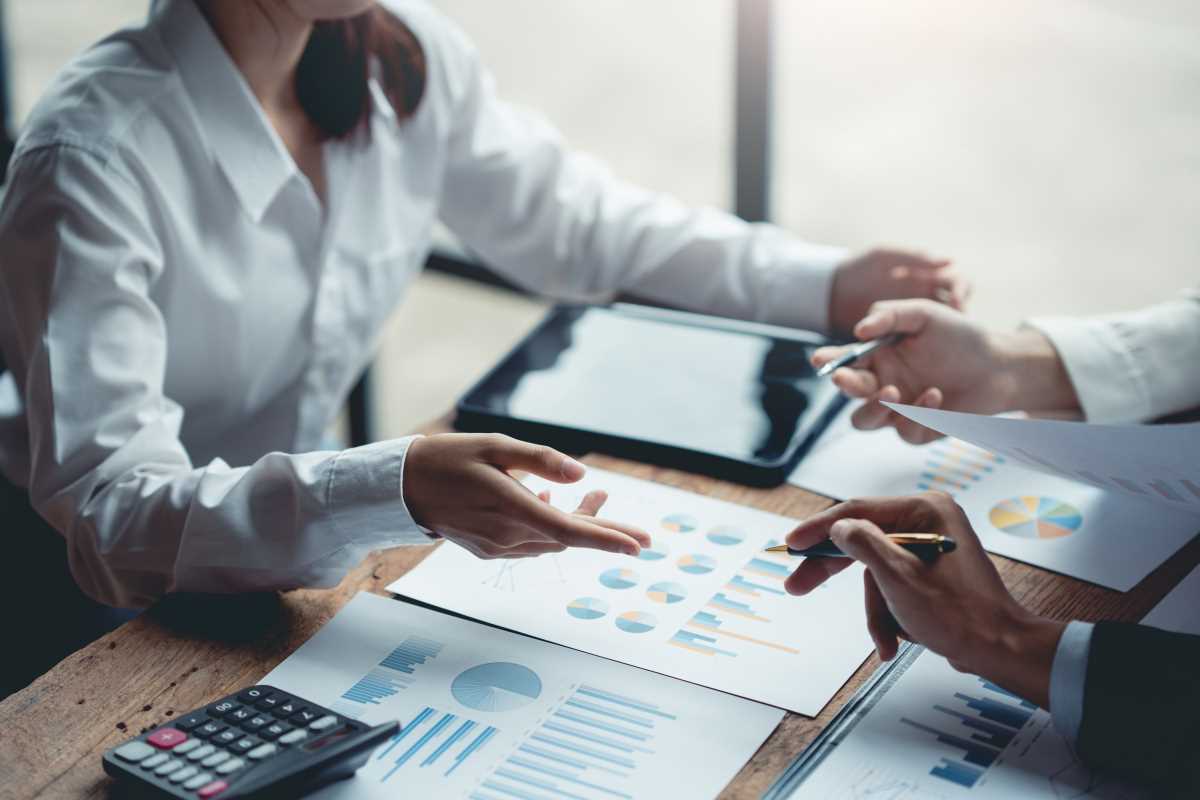 How to Leverage Business Analytics for Data-Driven Decision Making