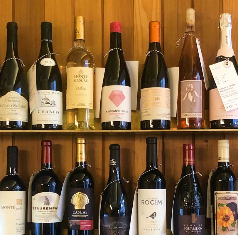 How to Curate a Home Bar for Unforgettable Entertaining